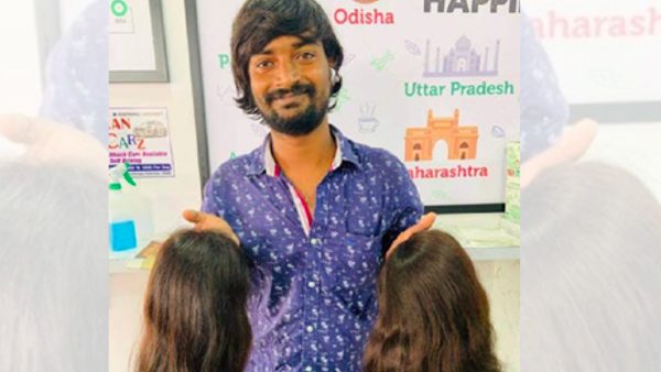 క్యాన్సర్ రోగులకు జుట్టు దానం చెయ్యమని కస్టమర్లను ప్రోత్సహిస్తున్న శివకుమార్ క్యాన్సర్ రోగులకు జుట్టు దానం చెయ్యమని కస్టమర్లను ప్రోత్సహిస్తున్న శివకుమార్