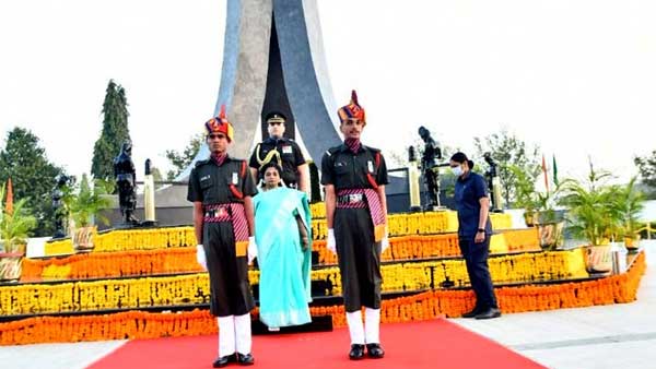 రిపబ్లిక్ డే వేడుకల్లో సంగీత, సాహిత్య సామాజిక సేవా రంగాల్లో ఆరుగురికి పురస్కారాలు