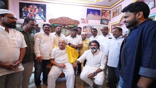 మాజీ ఎమ్మెల్యేతో భేటీ.. 