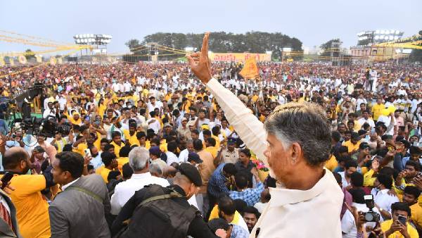 అనధికారికంగా చంద్రన్న కానుక.. అనధికారికంగా చంద్రన్న కానుక..