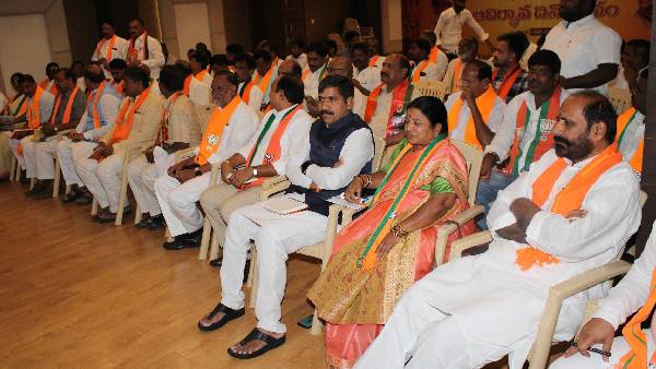 తెలంగాణా బీజేపీ నేతలకు కీలక టాస్క్ ఇచ్చిన అధిష్టానం 
