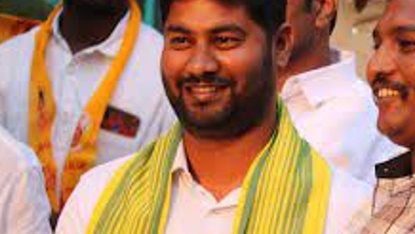 చిల్లర మాటలు మాట్లాడటం మానుకోవాలి