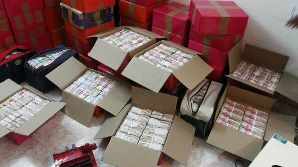 మంత్రి గంగుల, గాయత్రి రవి, వంశీ రామ్ బిల్డర్స్ పైనా ఐటీ ఎటాక్ 