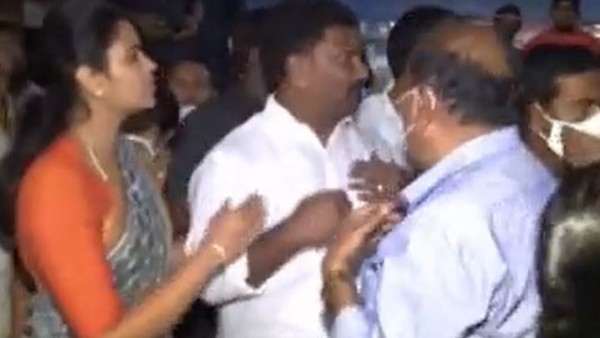 వాహనాలు పెట్టి తరలింపు.. వాహనాలు పెట్టి తరలింపు..