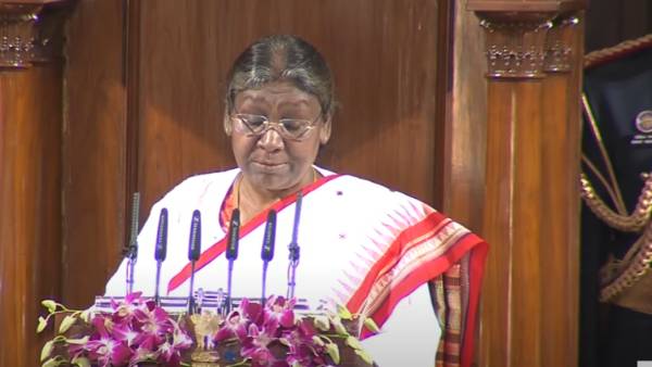 ఆసక్తికర సన్నివేశాలు.. ఆసక్తికర సన్నివేశాలు..