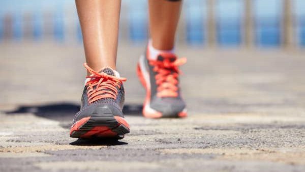 భోజనం చేసిన వెంటనే నడుస్తున్నారా? అయితే ఇది తెలుసుకోండి