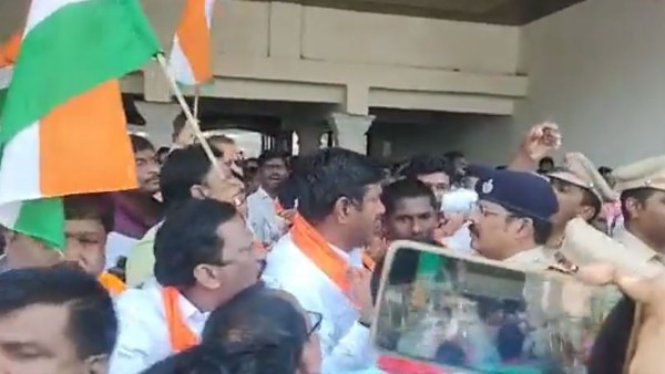 కాషాయమయం.. కాషాయమయం..