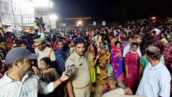 విజయవాడలో అదుపులోకి తీసుకున్న పోలీసులు