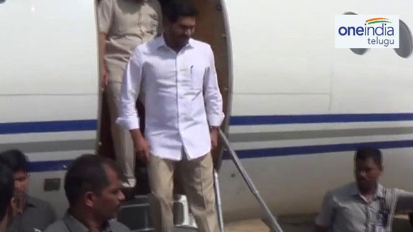 CM YS Jagan will travel Delhi today night after his flight return to Vijayawada airport with technical snag CM YS Jagan will travel Delhi today night after his flight return to Vijayawada airport with technical snag