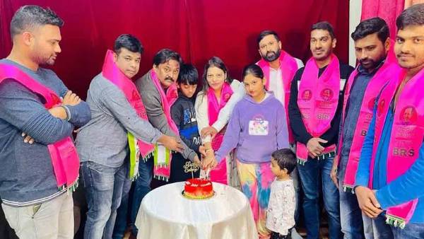 కువైట్‌లో ఘనంగా కేసీఆర్ పుట్టినరోజు వేడుకలు