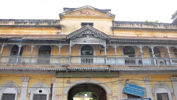 ఓ భార్య కోసం మహబూబ్ అలీ ఖాన్ నిర్మించిన సర్దార్ మహల్, కానీ