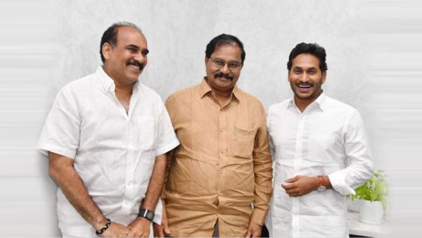  ఇద్దరికీ చెక్..