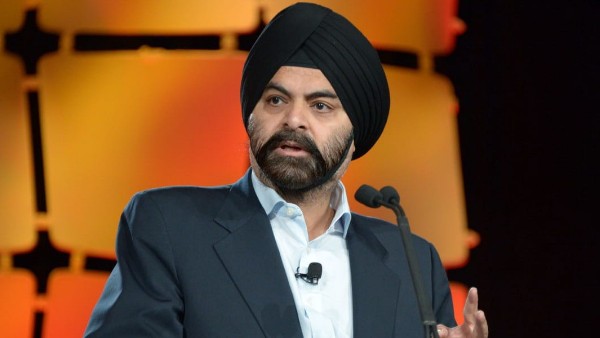 పుణేలో జన్మించి..