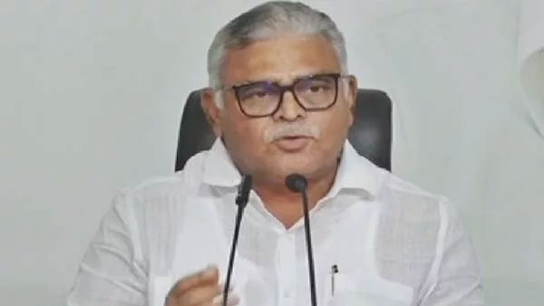 బీజేపీలో ఎలా చేర్చుకున్నారు.. బీజేపీలో ఎలా చేర్చుకున్నారు..