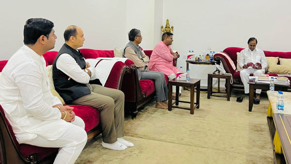 former CM Ajit Jogis son, JCP chief Amit Jogi meets Telangana CM KCR in Hyderabad