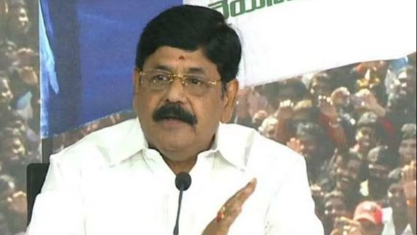 సొంత ప్రభుత్వంపైన వ్యతిరేక వ్యాఖ్యలు