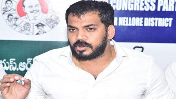 టీడీపీలోకి వెళ్ళటానికి అంతా సిద్ధం చేసుకుని ఆరోపణలు