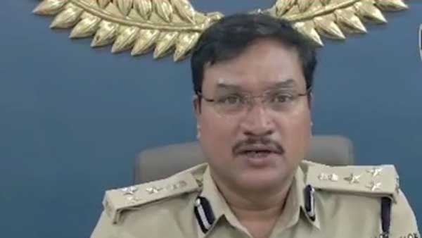 వరంగల్ పోలీస్ కమీషనరేట్ పరిధిలో భూ అక్రమాలకు చెక్ పెట్టే పనిలో సీపీ రంగనాథ్ వరంగల్ పోలీస్ కమీషనరేట్ పరిధిలో భూ అక్రమాలకు చెక్ పెట్టే పనిలో సీపీ రంగనాథ్