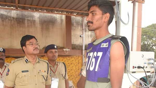 కార్పొరేటర్ పై కేసు.. ఎమ్మెల్యేల గుండెల్లోనూ వణుకు పుట్టిస్తున్న సీపీ కార్పొరేటర్ పై కేసు.. ఎమ్మెల్యేల గుండెల్లోనూ వణుకు పుట్టిస్తున్న సీపీ
