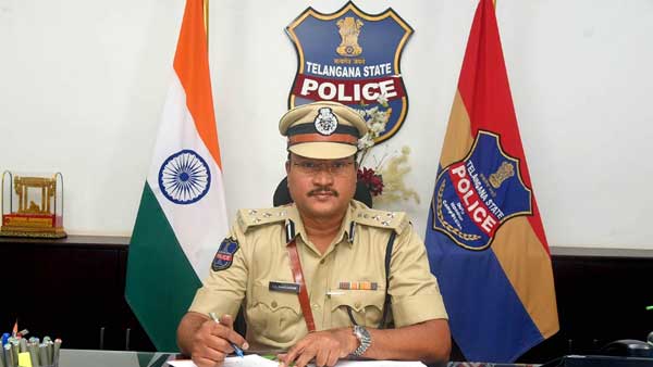 సామాన్యులకు ఆపన్న హస్తంగా సూపర్ పోలీస్ ఏ.వీ. రంగనాథ్ సామాన్యులకు ఆపన్న హస్తంగా సూపర్ పోలీస్ ఏ.వీ. రంగనాథ్