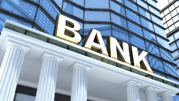 బ్యాంకు అధికారులు ?