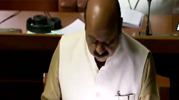 బడ్జెట్ ప్రవేశపెట్టిన సీఎం