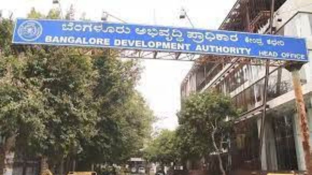 Bengaluru police have arrested a former corporator who had encroached on BDA land worth crores of rupees. Bengaluru police have arrested a former corporator who had encroached on BDA land worth crores of rupees.