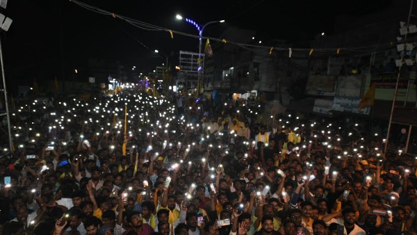 పోలీసులు సంఘ విద్రోహశక్తులు.. పోలీసులు సంఘ విద్రోహశక్తులు..