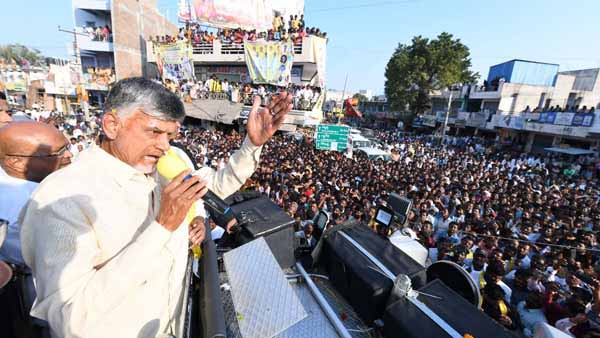ముందస్తు లేదంటున్న వైసీపీ నేతలు ముందస్తు లేదంటున్న వైసీపీ నేతలు