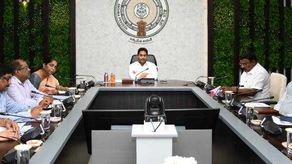 ysr kalyanamasthu and ysr shadi tohfa schemes funds released in ap-ys jagan key comments