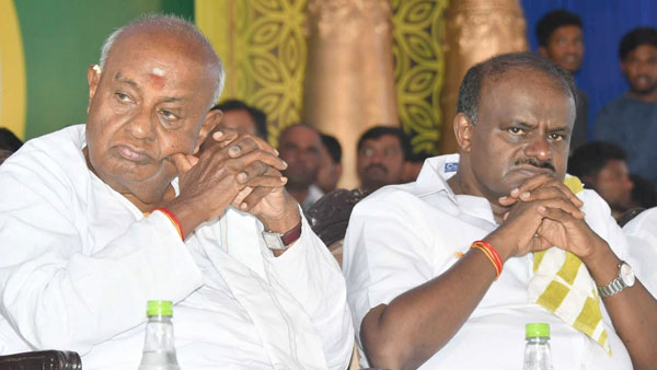 మాజీ ప్రధాని ఫ్యామిలీలో టిక్కెట్ ఫైట్? మాజీ ప్రధాని ఫ్యామిలీలో టిక్కెట్ ఫైట్?