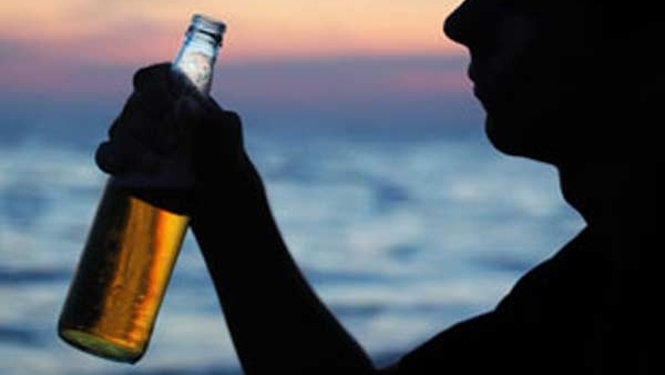 మెడిసిన్స్ తీసుకునే సమయంలోనే మందు తాగడం..