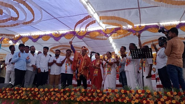 ఆ ఊరి మీద ఫోకస్ పెట్టిన గాలి