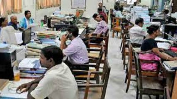 టీచర్లు..డాక్టర్లు కూడా..