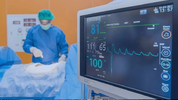 కడుపునొప్పితో ఆస్పతికి మహిళ.. కడుపులో సర్జికల్ క్లాత్ కడుపునొప్పితో ఆస్పతికి మహిళ.. కడుపులో సర్జికల్ క్లాత్