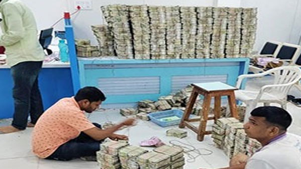  గతంలోనూ ఏకకాలంలో 50 చోట్ల ఐటీ సోదాలు 