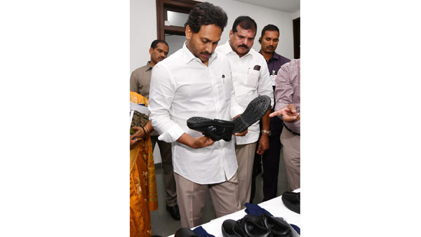 ys jagan key orders on primary education review including jagananna kits, spoken english