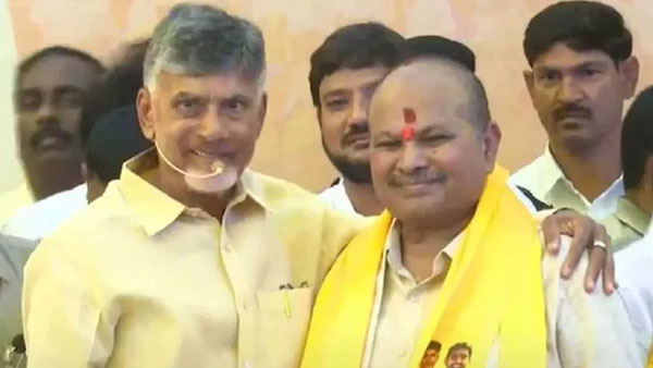 అక్కడా తిన్నింటి వాసాలే.. అక్కడా తిన్నింటి వాసాలే..