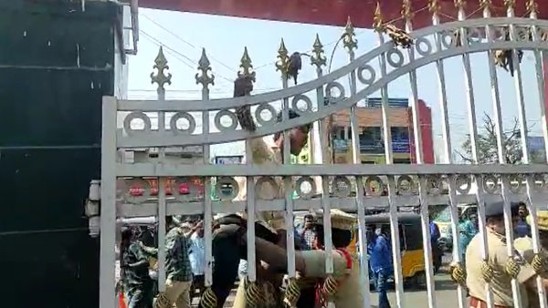 హానికరమైన ఆ ఇంజక్షన్ తో .. ప్రీతి పరిస్థితి విషమం హానికరమైన ఆ ఇంజక్షన్ తో .. ప్రీతి పరిస్థితి విషమం