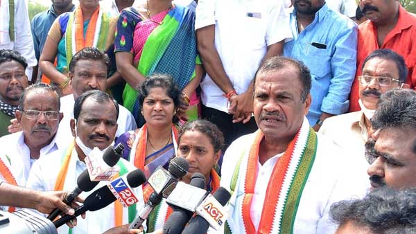 ఓకే ఒక్క మాటతో రేవంత్ ప్రయత్నాన్ని నాశనం చేసిన కోమటిరెడ్డి వెంకట్ రెడ్డి 