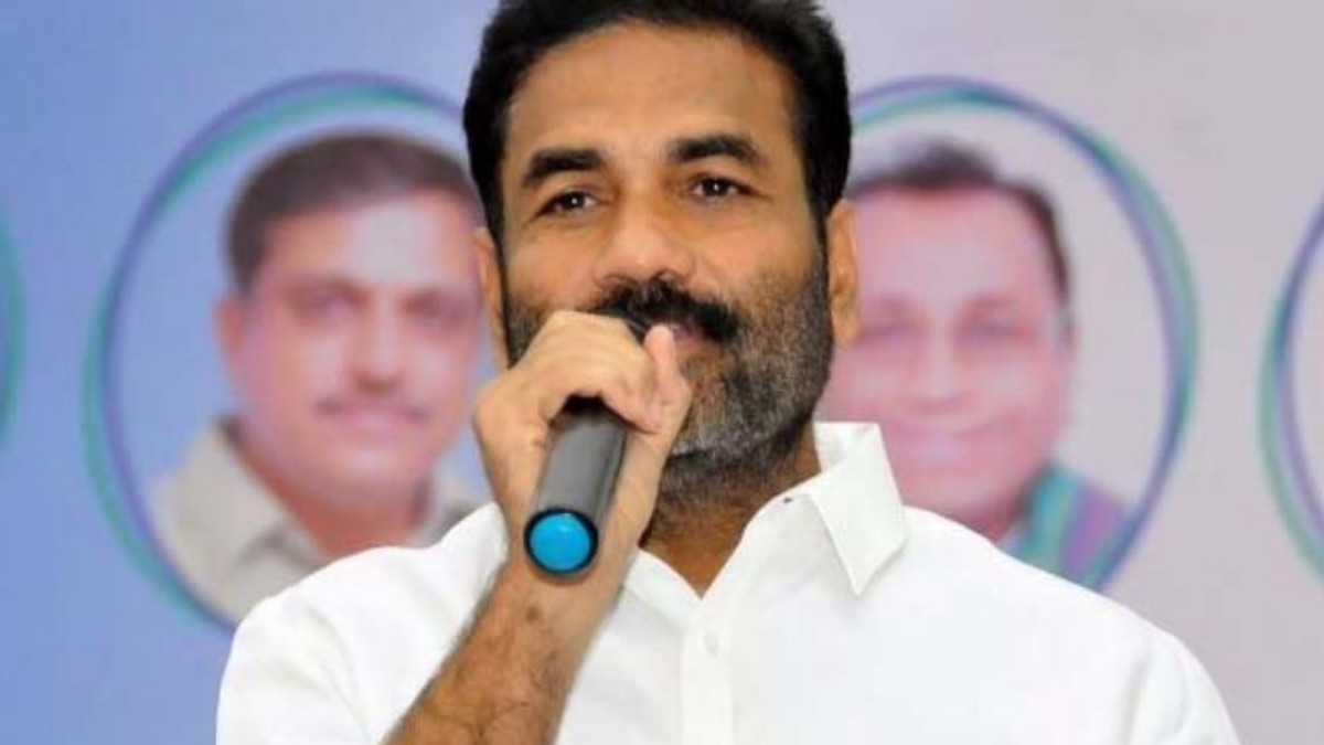 అలాంటి వాళ్లు పార్టీ వీడితేనే మంచిది