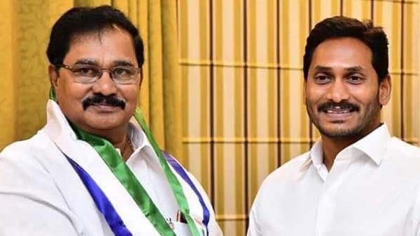 ముందుకు రాని టీడీపీ..దూరమవుతున్న వైసీపీ కేడర్ ముందుకు రాని టీడీపీ..దూరమవుతున్న వైసీపీ కేడర్