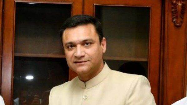 ఎంఐఎం అప్పుడు కాంగ్రెస్‌.. ఇప్పుడు బీఆర్ఎస్‌‌తో