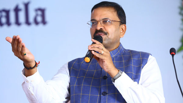 విశాఖ నుంచే ఎన్నికల బరిలో మాజీ జేడీ