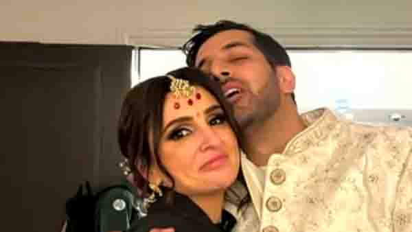 On the day of the reception, the newlyweds got stuck in the Hotel lift On the day of the reception, the newlyweds got stuck in the Hotel lift