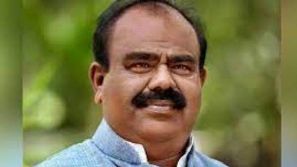 ఎమ్మెల్సీ మధుసూదనాచారికి కేటీఆర్ పర్యటనలో అవమానం