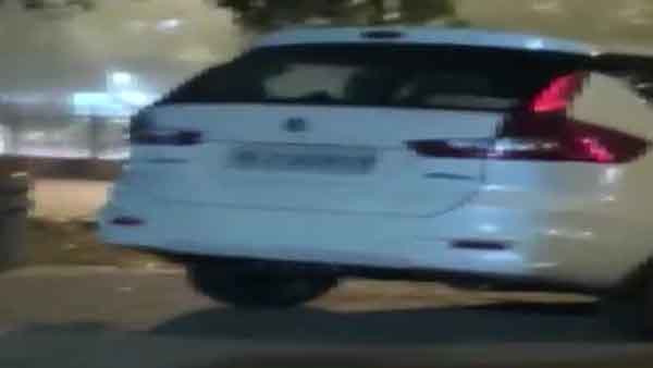 MIM leader Asaduddin Owaisis house attacked by unknown people, pelted stones!!