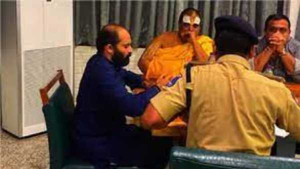 నోటీసులు.. నోటీసులు..
