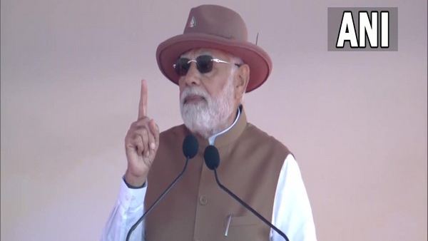 రాజ్ భవన్ లో డిన్నర్ ఇచ్చిన ప్రధాని మోదీ