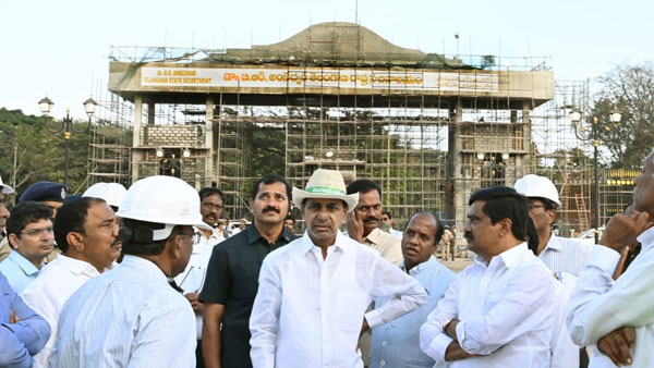 కేంద్ర ఎన్నికల సంఘంతో సీఎస్ సంప్రదింపులు.. వాయిదా నిర్ణయం కేంద్ర ఎన్నికల సంఘంతో సీఎస్ సంప్రదింపులు.. వాయిదా నిర్ణయం